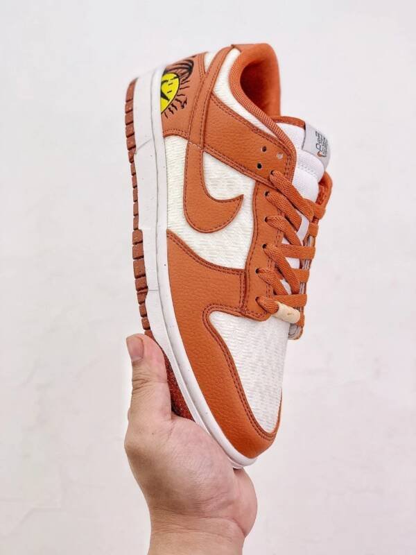 Nike Dunk Low SE “Sun Club” - Imagem 3