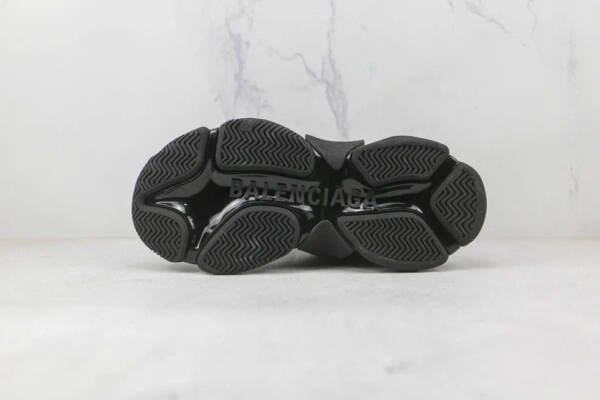 Balenciaga Triple S Black - Imagem 5