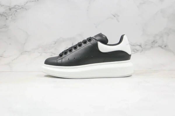 Alexander Mcqueen Oversized Black White - Imagem 2