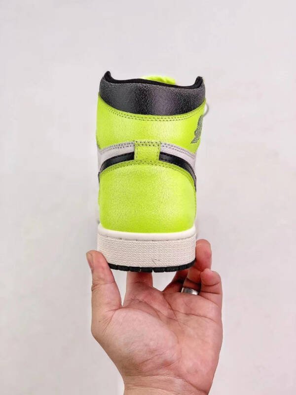 Nike Air Jordan 1 Retro High “Volt” - Imagem 2