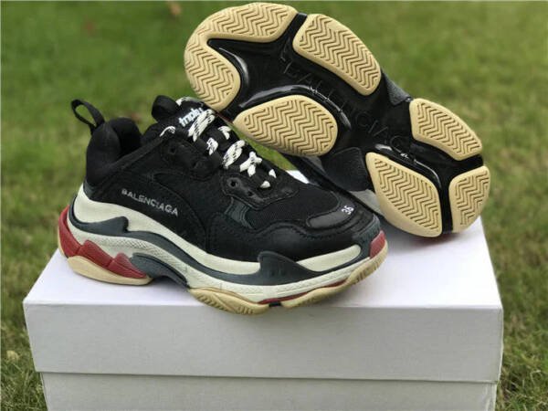 Balenciaga Triple S Black White Red - Imagem 3