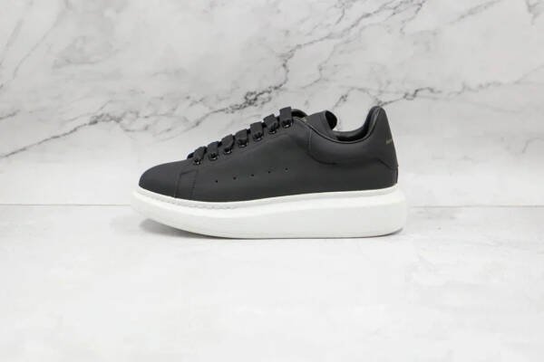 Alexander Mcqueen Oversized Black White Sole - Imagem 2